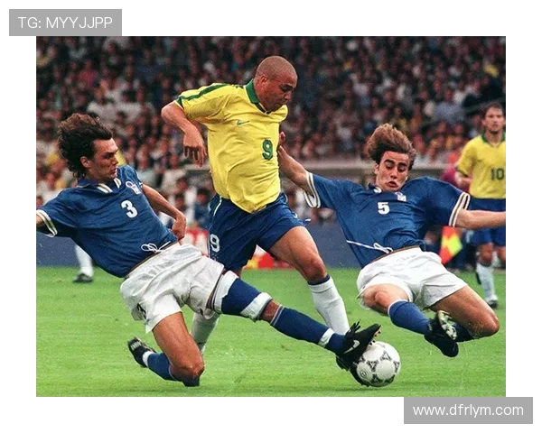 意大利铁卫卡拉菲奥里化身超级射门员引爆绿茵激情时刻 意大利铁卫卡拉菲奥里化身超级射门员引爆绿茵激情时刻